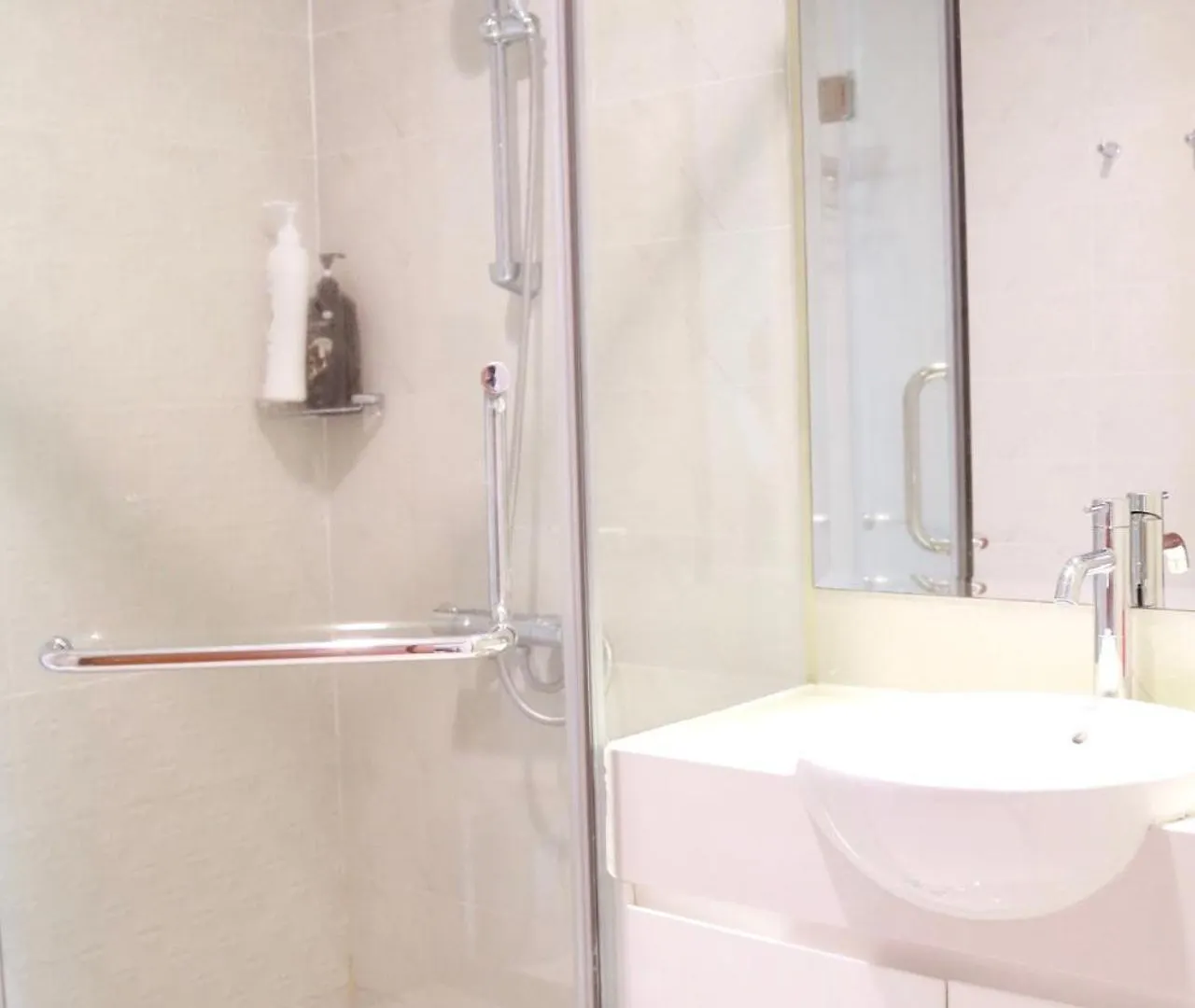Vinhomes Central Park Athena Apartment- Can Ho Dich Vu Cho Thue Ho Chi Minh City