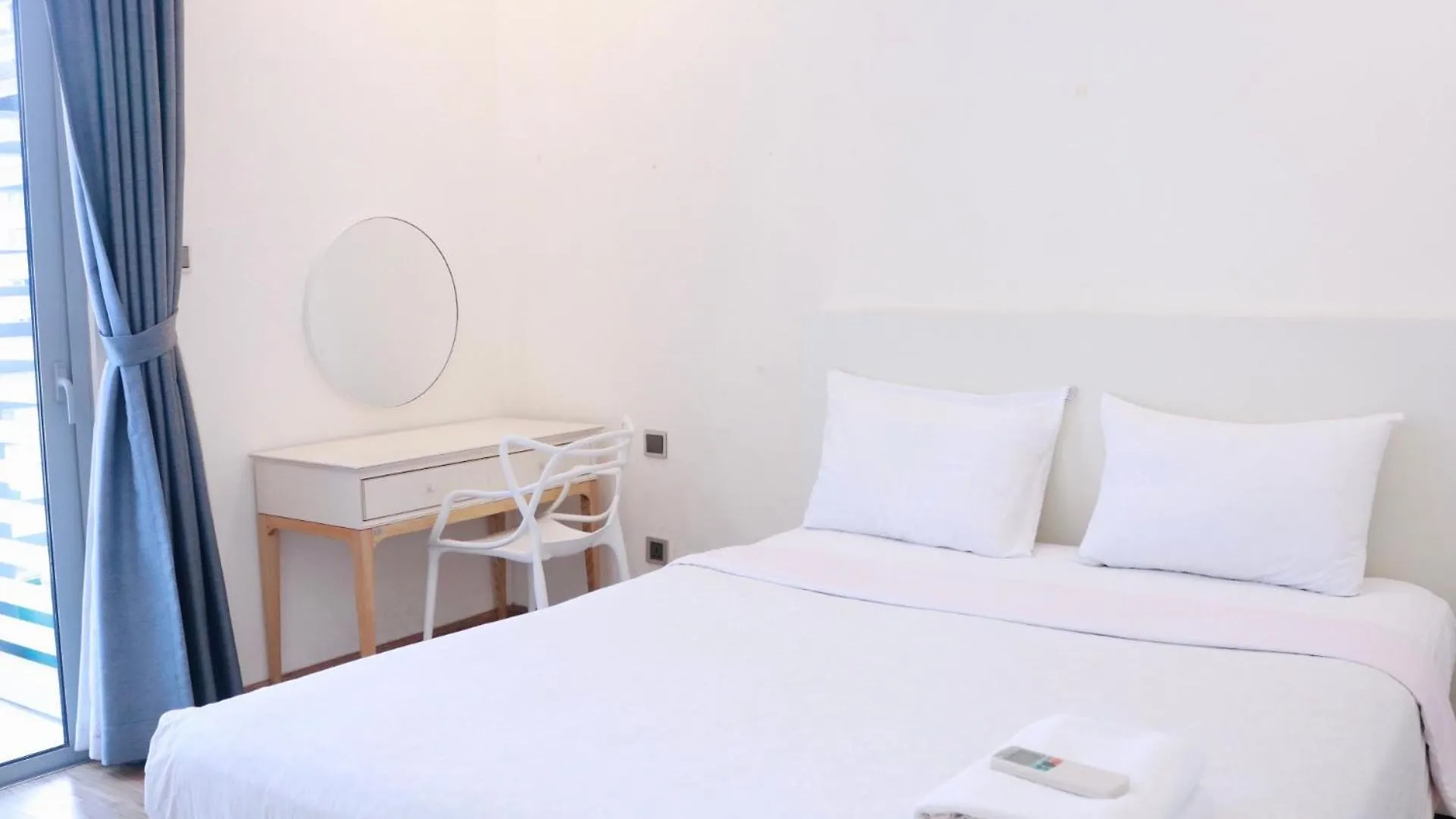 Vinhomes Central Park Athena Apartment- Can Ho Dich Vu Cho Thue Ho Chi Minh City